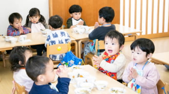 給食について SCHOOL LUNCH